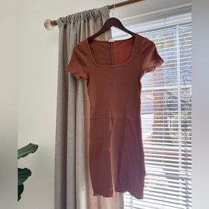Cotton-On brown short-sleeved ribbed dress, size medium.